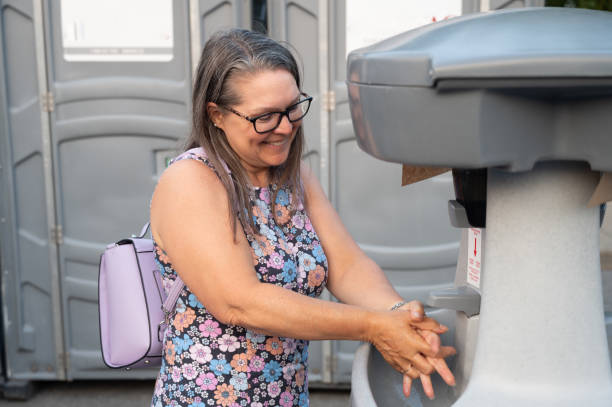 Best Luxury portable toilet rental  in Paola, KS